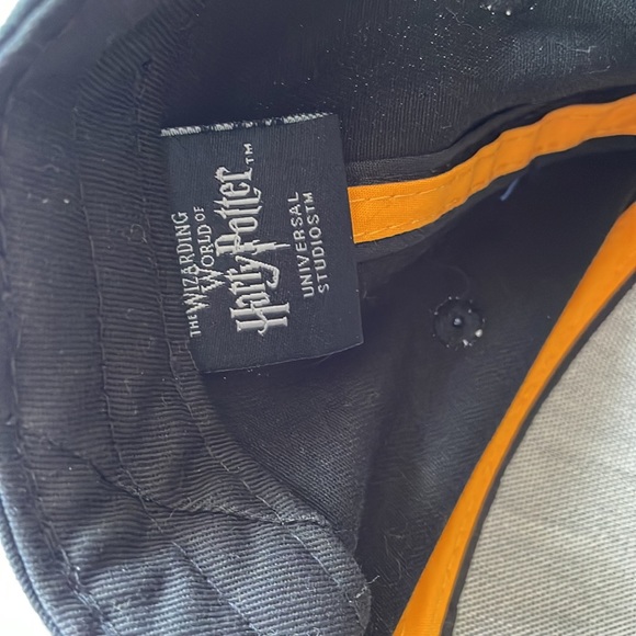 Wizarding World Universal Studios Hufflepuff hat - Picture 4 of 5